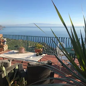 La Terrazza Sul Mare Bed & Breakfast